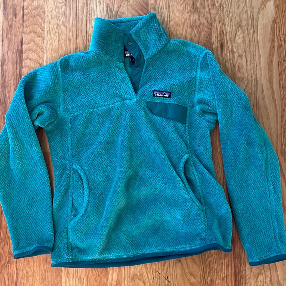 Small Patagonia retool pullover.